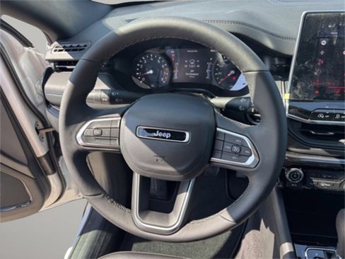 New 2026 Jeep Compass Latitude image 18