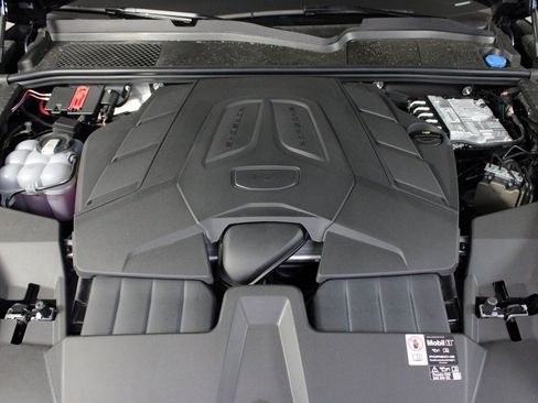 Used 2025 Porsche Cayenne Coupe image 39