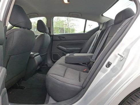 Certified 2024 Nissan Altima 2.5 SV FWD image 11