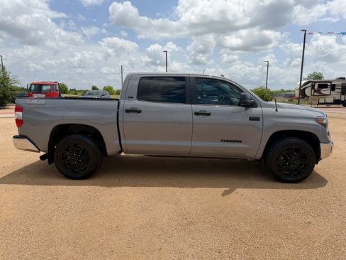 Used 2019 Toyota Tundra SR5 w/ SR5 Upgrade Package AWD/4WD image 5