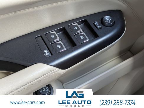 Used 2015 Cadillac SRX Luxury w/ Driver Awareness Package FWD image 20
