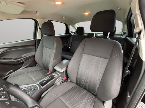 Used 2016 Ford Focus SE w/ SE Power Seat Package image 14