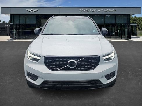Used 2020 Volvo XC40 T4 R-Design w/ Protection Package image 7