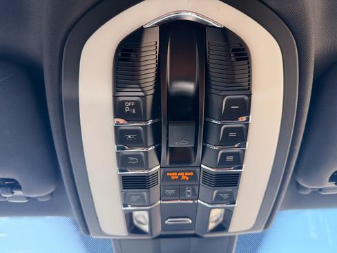 Used 2016 Porsche Cayenne AWD/4WD image 21