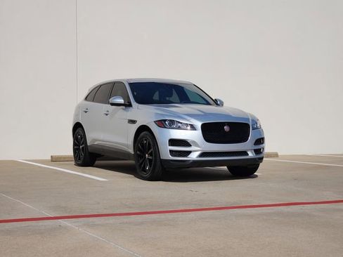 Used 2020 Jaguar F-PACE Prestige image 3