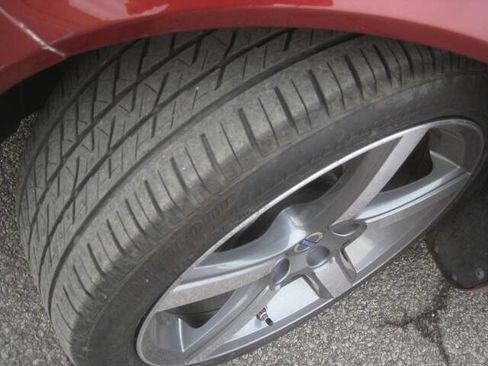 Used 2011 Volvo C70 T5 image 33