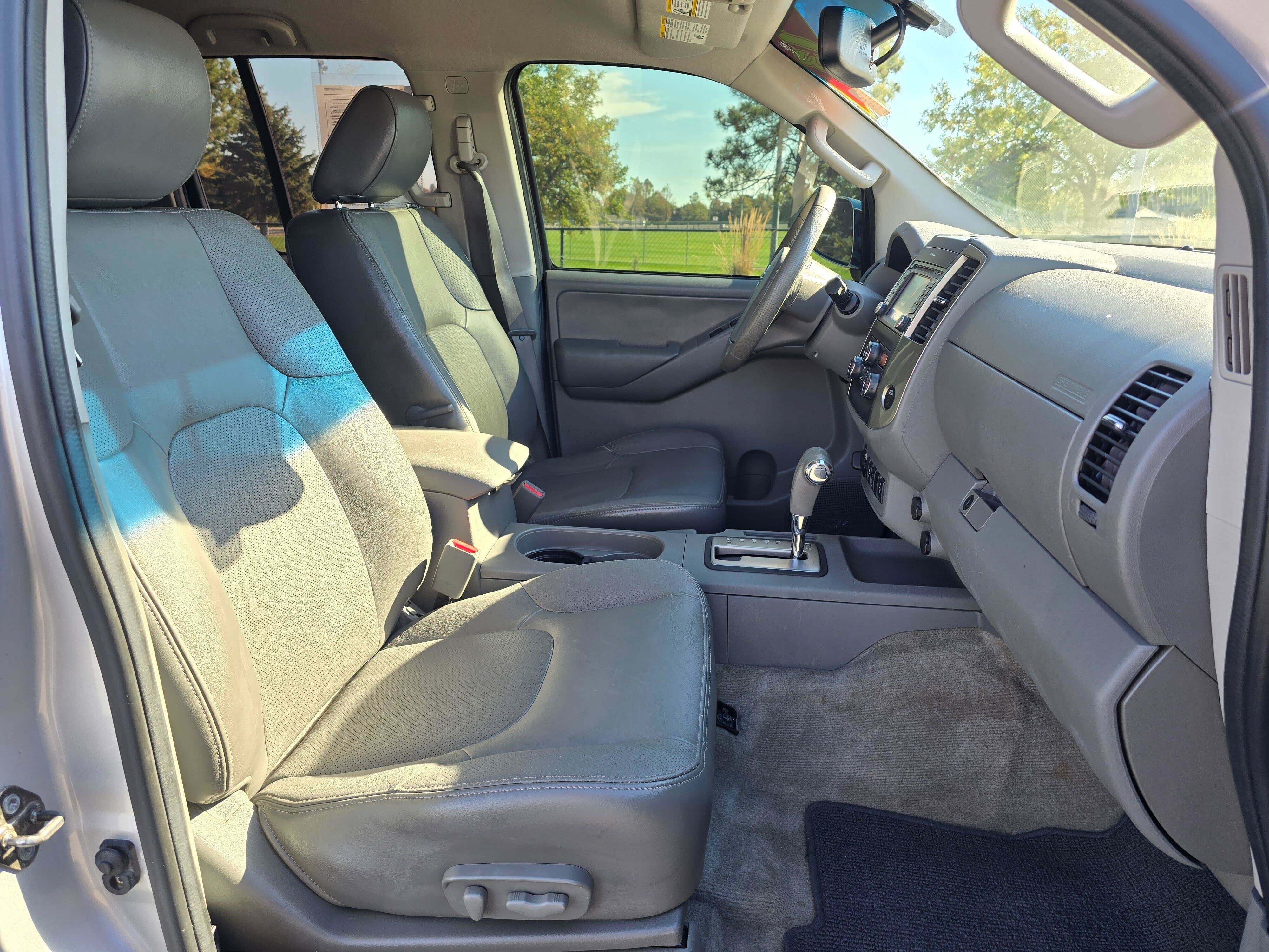 Used 2013 Nissan Frontier SL AWD/4WD image 10
