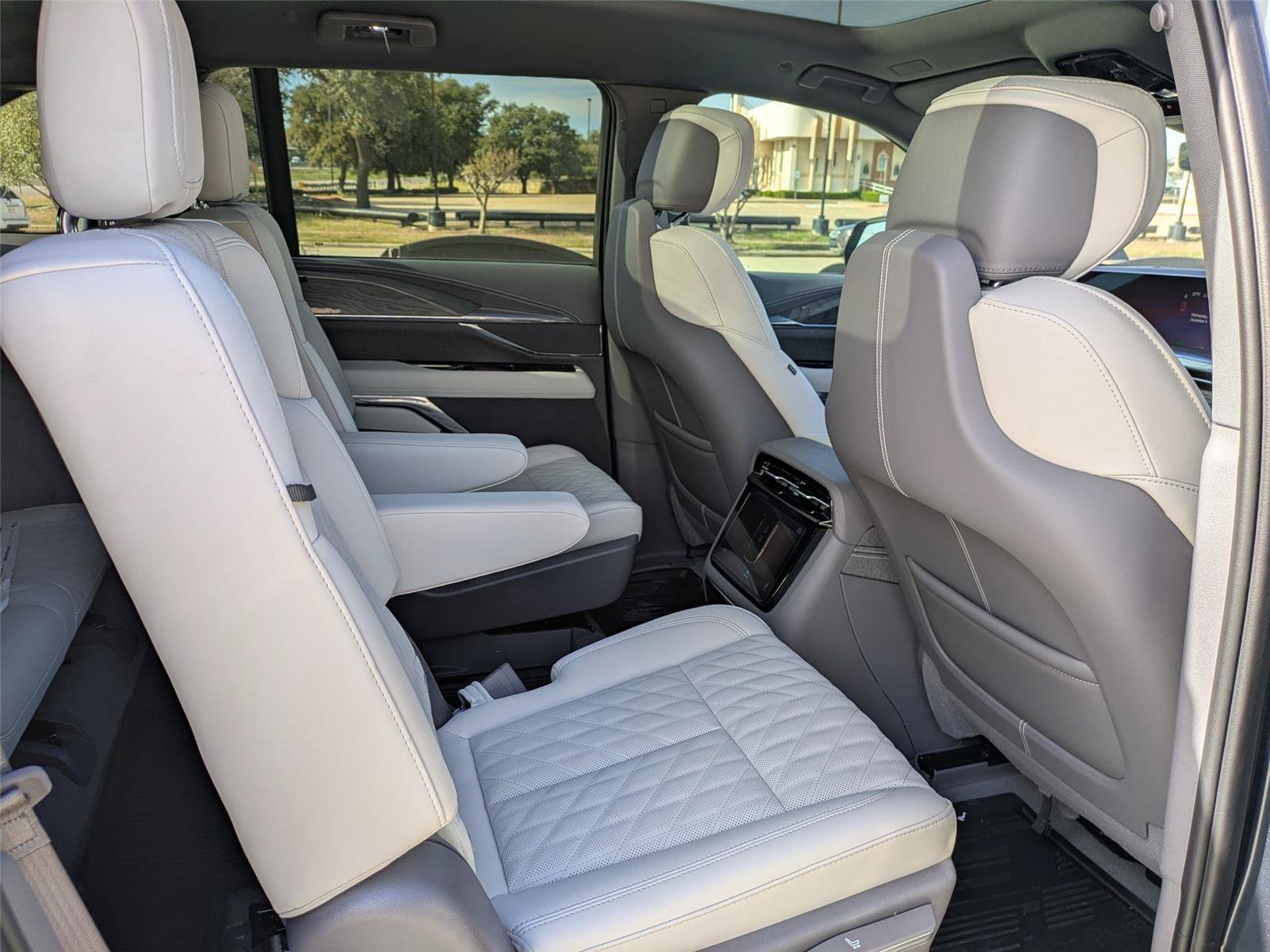 New 2026 Cadillac Escalade IQ Sport 1 w/ LPO, Floor Liner Package AWD/4WD image 30