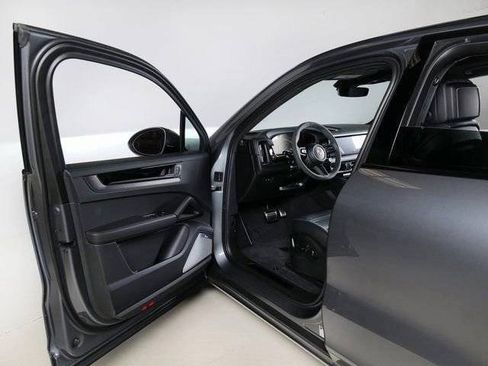 New 2026 Porsche Cayenne GTS AWD/4WD image 27