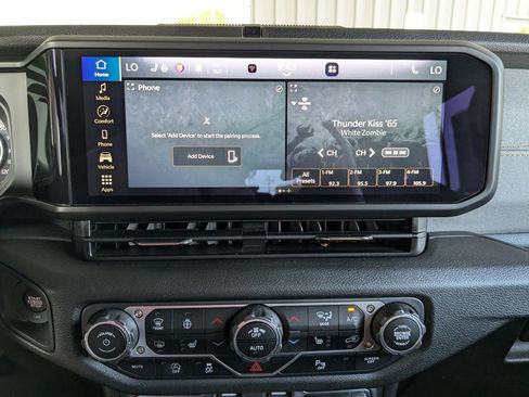 Used 2025 Jeep Wrangler Unlimited Sport AWD/4WD image 18