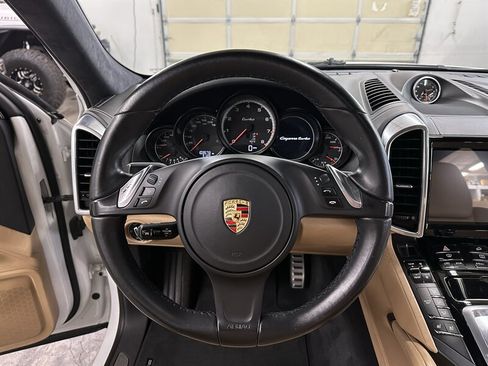 Used 2014 Porsche Cayenne Turbo AWD/4WD image 15