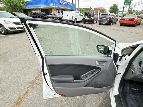 Used 2017 Kia Forte LX FWD image 11