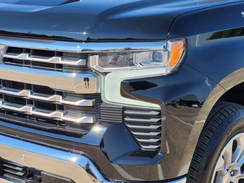 Used 2025 Chevrolet Silverado 1500 LTZ w/ LTZ Convenience Package II AWD/4WD image 16