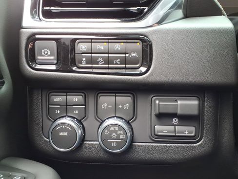 New 2026 GMC Yukon XL Elevation image 26