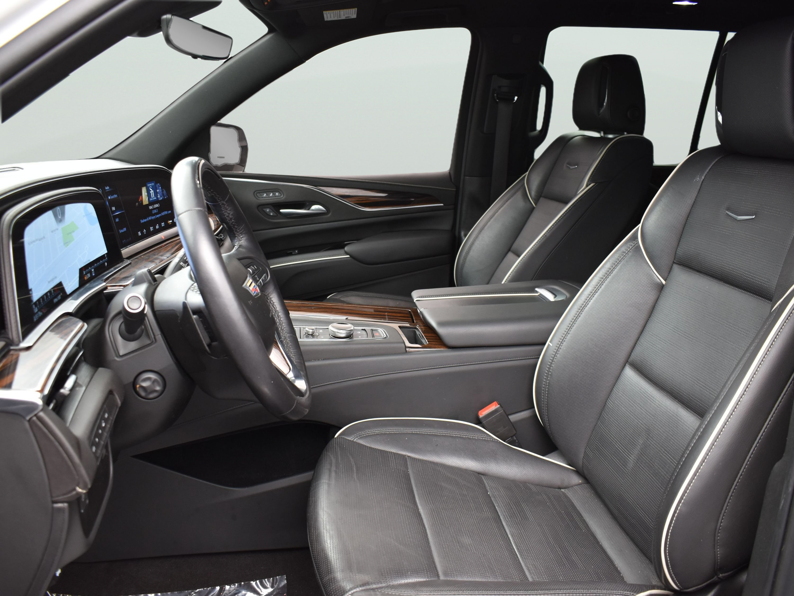 Used 2022 Cadillac Escalade Premium Luxury AWD/4WD image 24