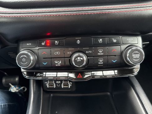 Used 2024 Dodge Durango GT image 41