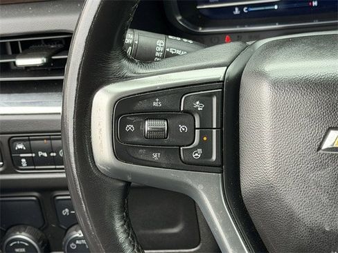 Used 2023 Chevrolet Suburban Premier image 15