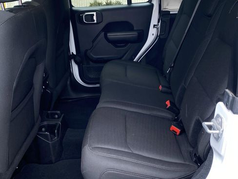 Used 2019 Jeep Wrangler Unlimited Sport S image 18