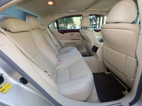Used 2010 Lexus LS 460 w/ Luxury Value Edition image 33