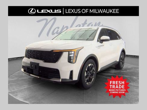 Used 2024 Kia Sorento S FWD image 1