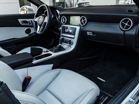 Used 2014 Mercedes-Benz SLK 350 image 24