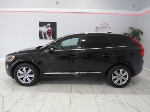 Used 2017 Volvo XC60 T5 Inscription w/ Preferred Option Package FWD image 6