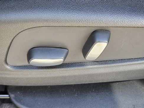 New 2025 Cadillac XT6 Luxury image 24