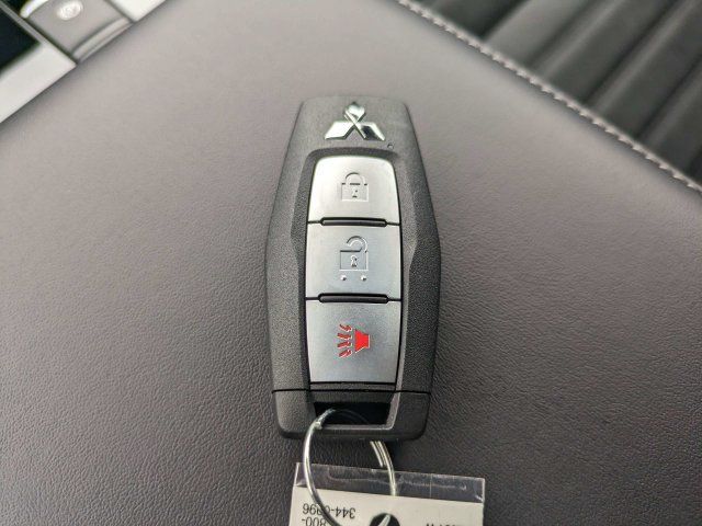 New 2026 Mitsubishi Outlander LE FWD image 31