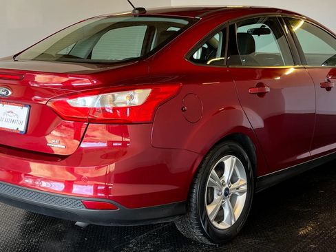 Used 2014 Ford Focus SE w/ SE Winter Package FWD image 7