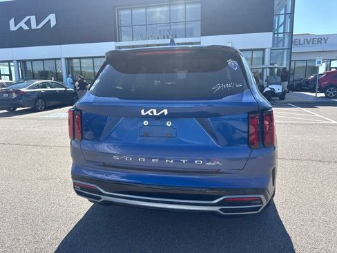Used 2022 Kia Sorento S FWD image 7