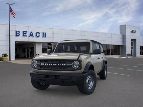 New 2025 Ford Bronco 4-Door image 2