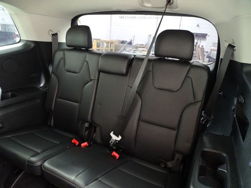 Used 2024 Kia Telluride S image 13