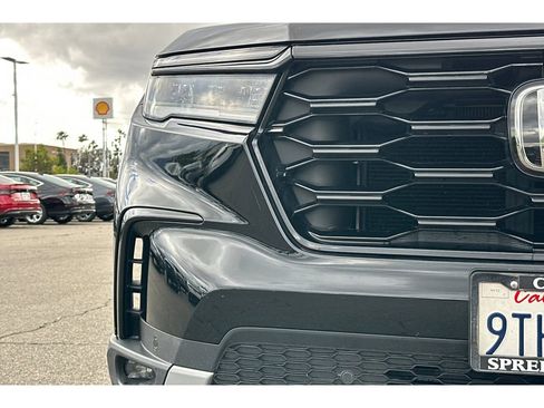 Used 2025 Honda Pilot TrailSport image 18