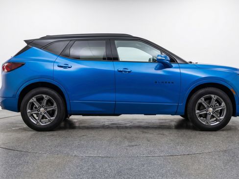 Used 2025 Chevrolet Blazer LT FWD image 11