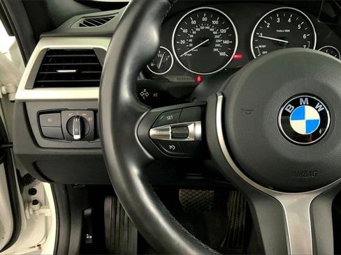 Used 2017 BMW 320i Sedan image 18