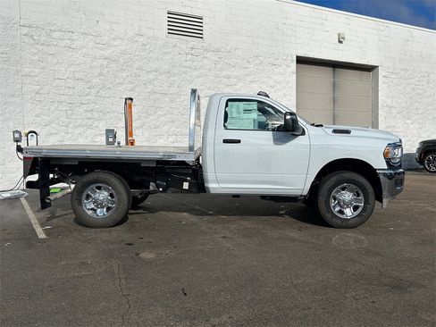 New 2024 RAM 3500 Tradesman w/ Chrome Appearance Group image 9