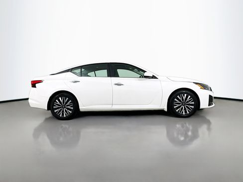 Used 2023 Nissan Altima 2.5 SV w/ SV Premium Package FWD image 8