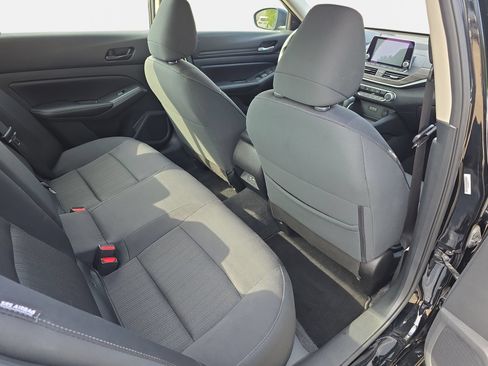 Used 2025 Nissan Altima 2.5 SV AWD/4WD image 11
