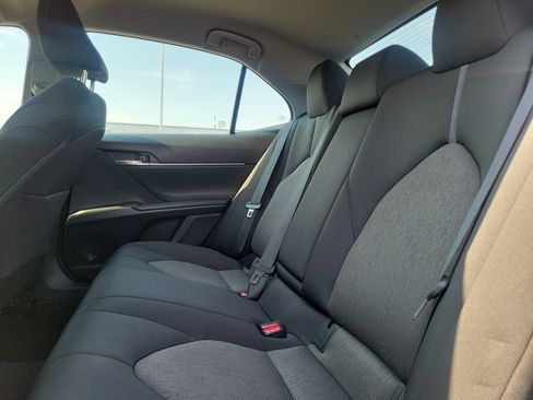 Used 2021 Toyota Camry LE image 8