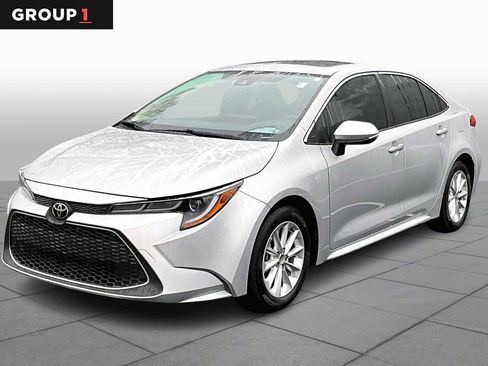 Used 2022 Toyota Corolla XLE image 1