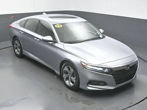 Used 2019 Honda Accord EX image 41