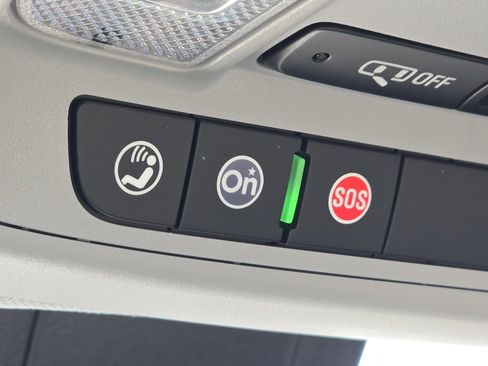 Used 2024 Chevrolet Equinox LS w/ LS Convenience Package image 11