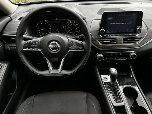 Used 2024 Nissan Altima 2.5 SV FWD image 13