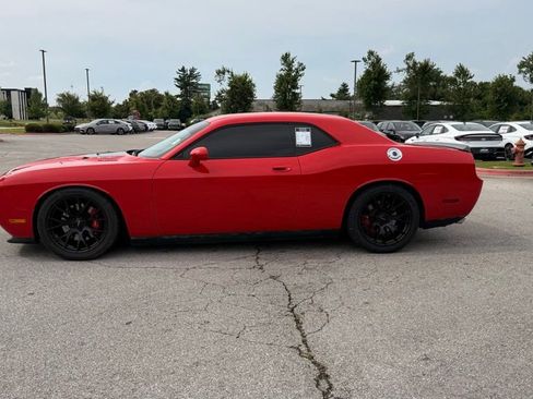 Used 2010 Dodge Challenger SRT8 RWD image 4