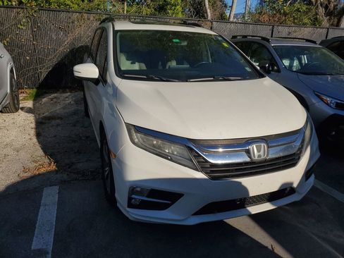 Used 2018 Honda Odyssey Touring image 2