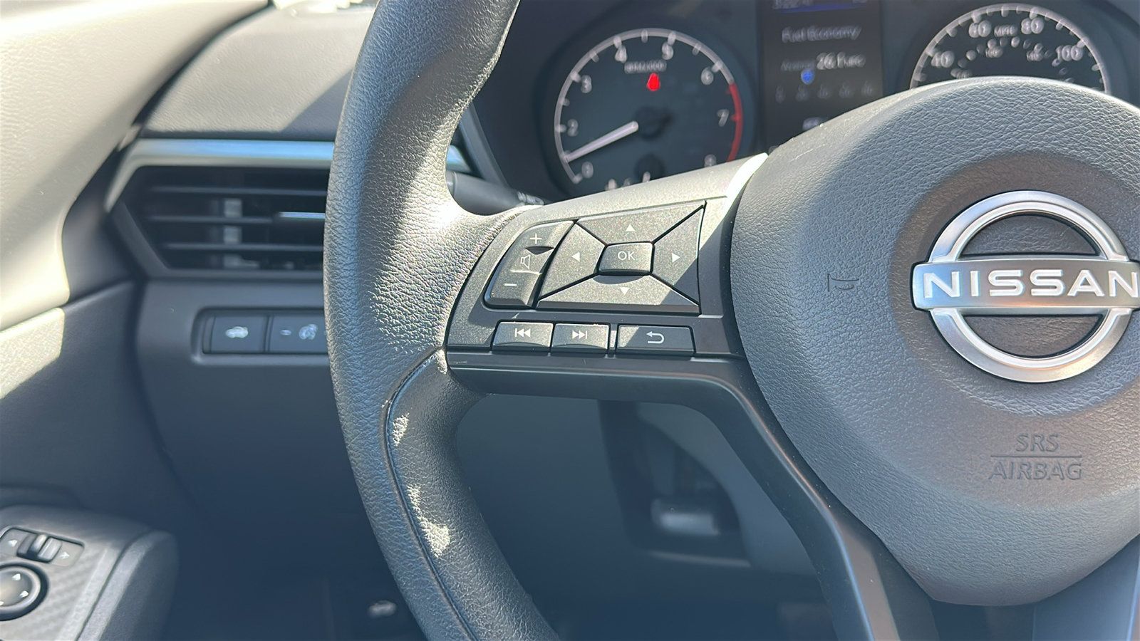 Certified 2025 Nissan Altima 2.5 S FWD image 14