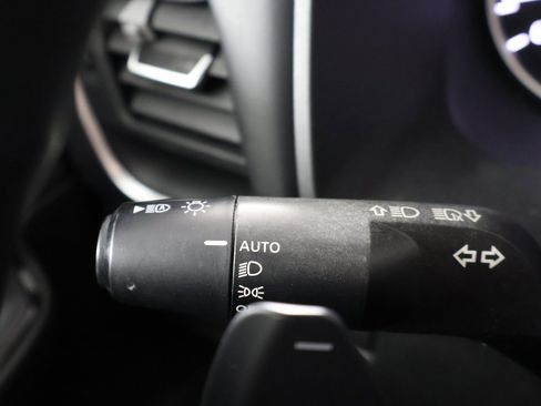 Used 2023 Nissan Rogue S image 36