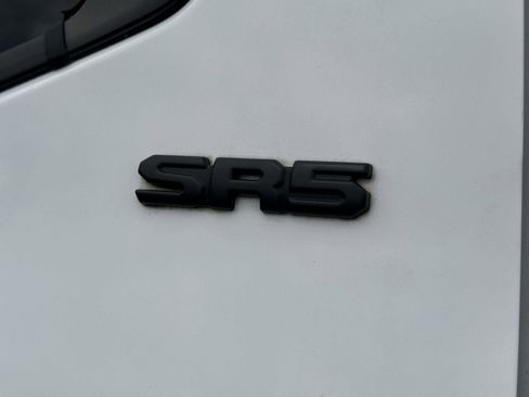 Used 2022 Toyota Tundra SR5 w/ SR5 Premium Package RWD image 10