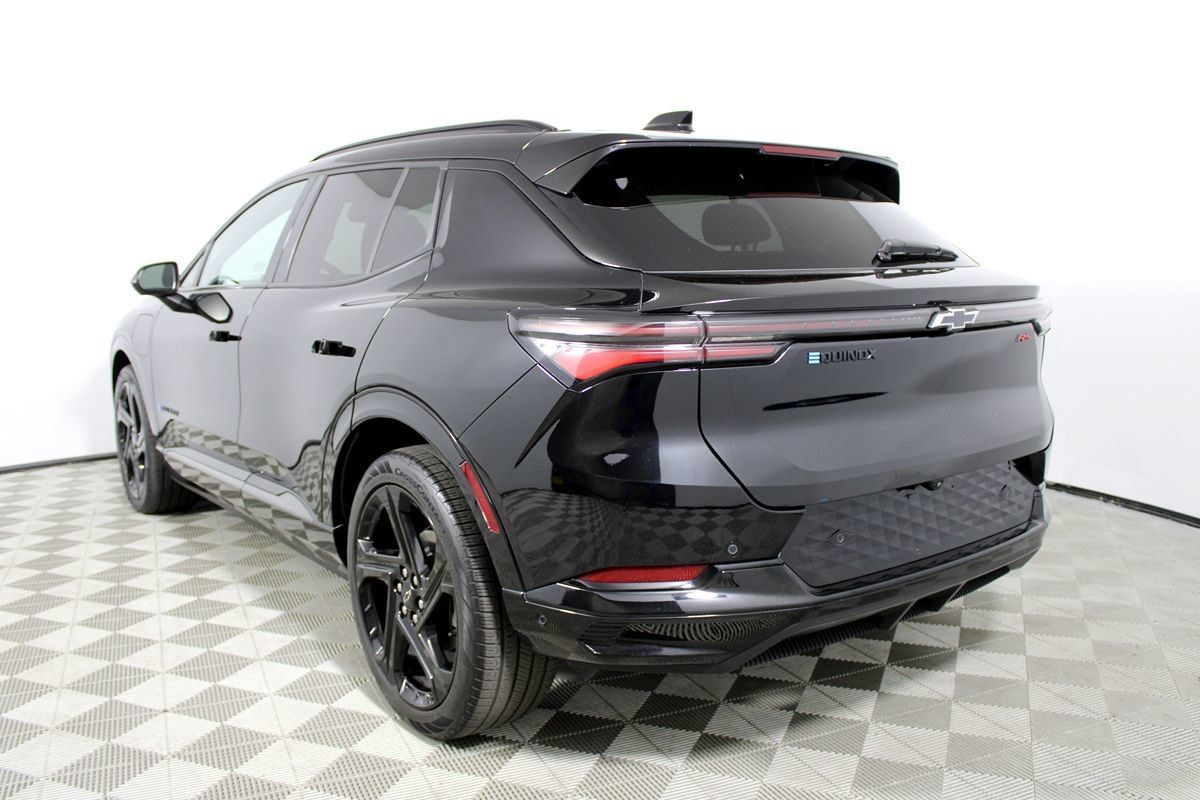 Used 2024 Chevrolet Equinox EV RS FWD image 32