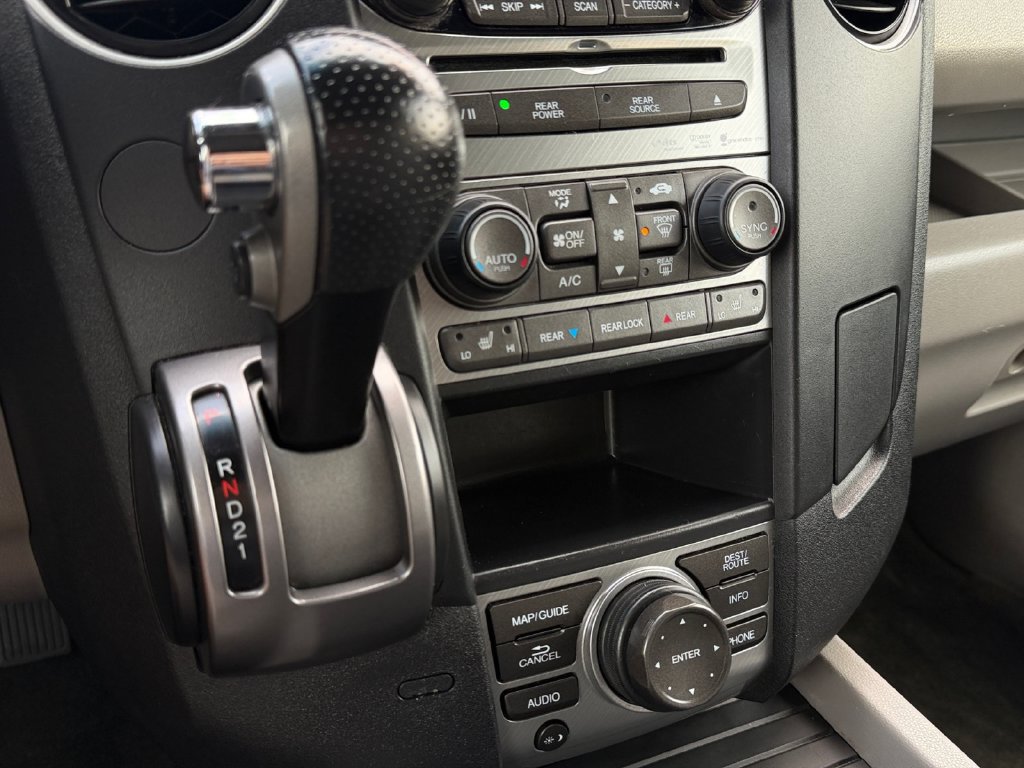 Used 2015 Honda Pilot Touring image 27